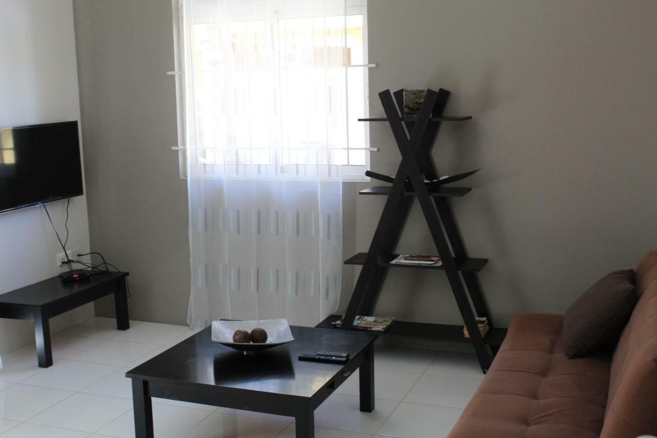 Seacret Bay Apartment Pereybere Beach Bagian luar foto